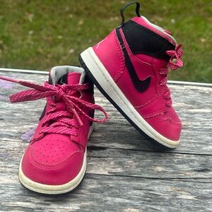 Nike Air Jordan 1 Girls Mid TD Vivid Pink Black 705324-609 White girls Size 6 c